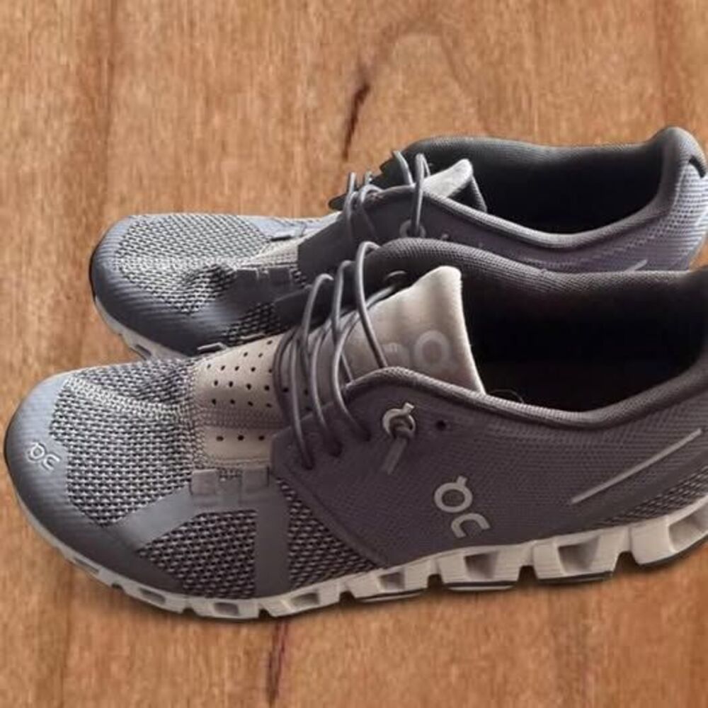 On-running Women's Size 7.5 Shark Pebble Purple Athletic Shoes